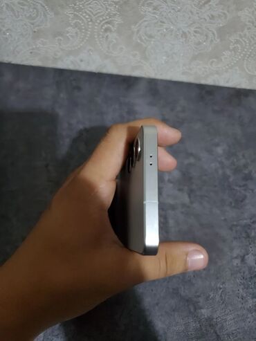 мониторы 34: Samsung Galaxy S24, Б/у, 128 ГБ, цвет - Белый, 1 SIM, 2 SIM