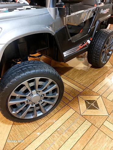 model masin: Uşaq üçün elektrikli minik avtomobili, off-road/SUV üslubunda — 3