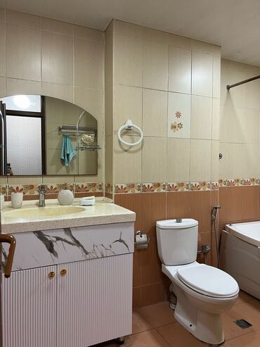 Uzunmüddətli kirayə mənzillər: Mənzil interyeri – tam mebellə və avadanlıqla - Yataq otağı: iri — 2