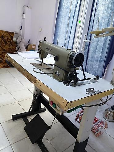 proyektor perdesi: Juki DDL-555 S düz tikiş üçün sənaye tikiş maşını - Brend/model: JUKI — 2