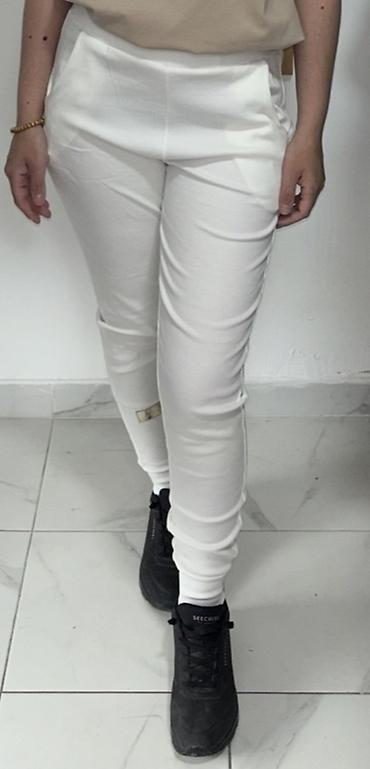 pull and bear dzemperi: 06. Trenerka u veličinama S/M i L/XL
1800 dinara M — 2
