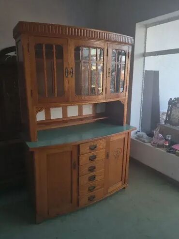 Stilske vitrine: Vitrina u odlicnom stanju Visina 200cm Sirina 135cm Dubina55cm — 7