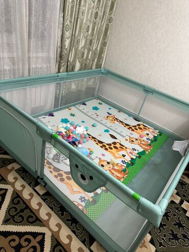 детская кроватка: Продаю детский игровой манеж, абсолютно новый Размер 2*180 В подарок