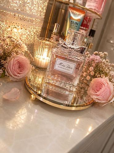 Жеке буюмдар: Аромат: Miss Dior Blooming Bouquet Формат: парфюмированная вода (Eau — 1