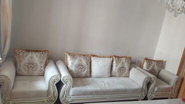 Yataq otağı dəstləri: İşlənmiş, Divan, 2 kreslo, Açılmayan