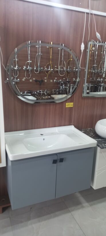 hamam ucun dolab: Hamam üçün lavabo dəsti - Geniş keramik üst səthli, ortada