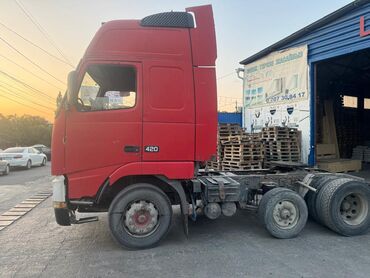 Тягачи: Тягач, Volvo, Тентованный — 10