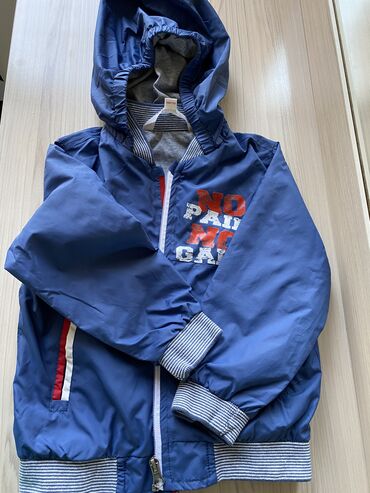 куртка детиски: Куртка ветровка на мальчика Синий цвет Новая На 4-5 лет Рост 104-110