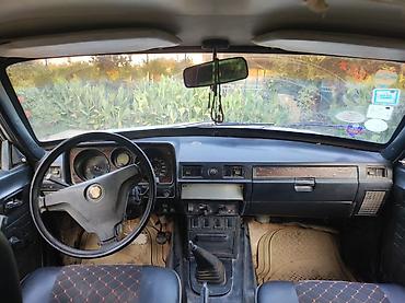 QAZ: Model: QAZ-24 Volqa (sedan) Rəng: Açıq mavi/ağ ton Yanacaq: Benzin — 10