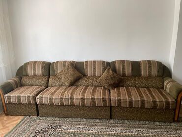алиппе майрам форма: Түз диван, Үч орундук жана андан көп