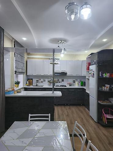 Продажа коттеджей и домов: Продаётся дом в районе АК Ордо-2 🏠 Тип дома: полуторка 📐 Общая — 8