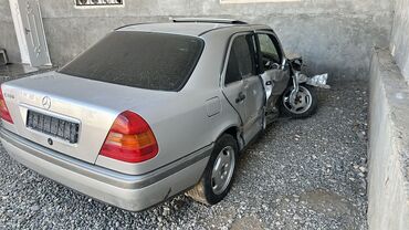 24 maşın: Mercedes-Benz B 180: 1.8 l | 1994 il