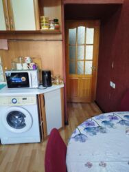 сдаю дом жм энесай: 2 бөлмө, 50 кв. м, 105-серия, 1 кабат, Косметикалык ремонт