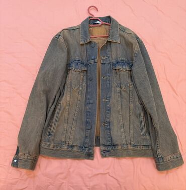 Pencəklər: - Denim cins gödəkçə - Klassik düyməli dizayn, yaxalıq və döş