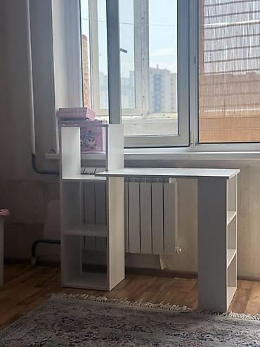 study table: Компьютерный/письменный стол с открытыми полками - Цвет: белый — 1