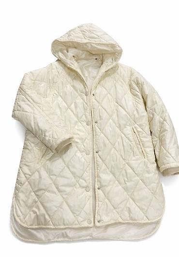 Qadınlar üçün kapüşonlu quilted plaş/palto - Rəng: krem/ivori -
