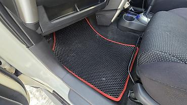 Toyota: Toyota Ist: 2003 г., 1.3 л, Бензин — 9