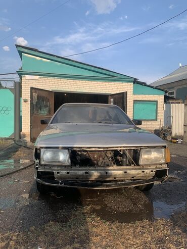 купить автомобиль маз в бишкеке: Автомобиль серебристого цвета, требующий восстановления. Есть передняя