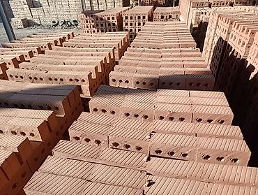 Үй жана бакча: Тешиктүү, Бышкан кирпич — 3
