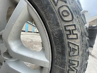 бир: Дөңгөлөктөр монтажда 235 / 60 / R 17, Кыш, Колдонулган, Комплект, Жол тандабастар (АТ/МТ), Куйма, тешиктери - 5 — 6