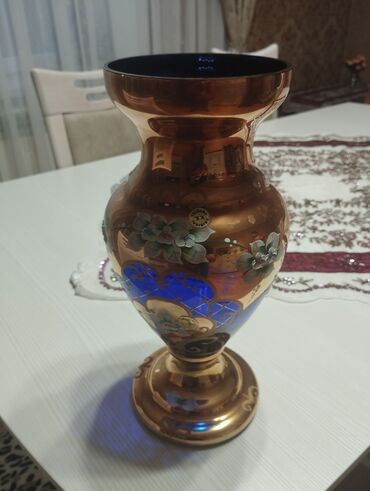 Sandıqlar: Bir vaza, Bogem şüşəsi