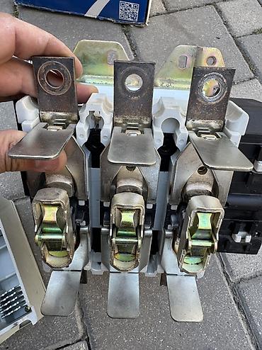 Chint 400 amperlik kontaktor,az istifade olunub,anbarda qalmış lalafo.az -da — 3 Chint 400 amperlik kontaktor,az istifade olunub,anbarda qalmış — 3