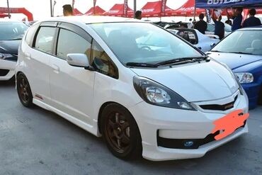 Honda: Honda Fit: 2006 г., 1.3 л, Вариатор, Газ