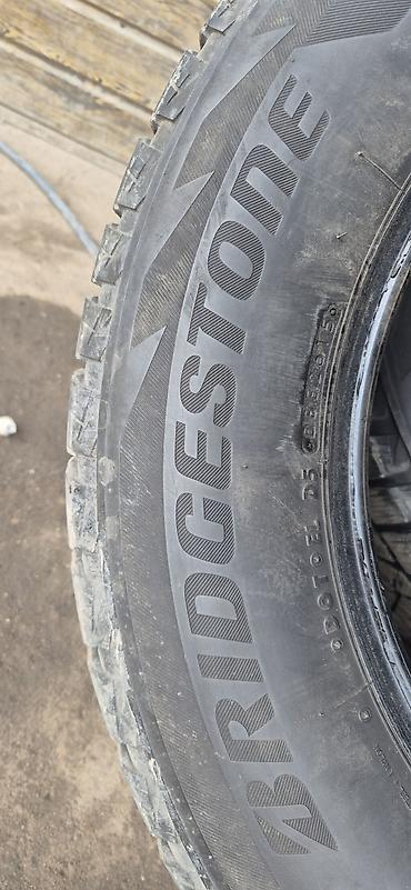 зиние шины: Bridgestone Blizzak, зимняя бескамерная шина Размер: 275/60 R18 113R — 4