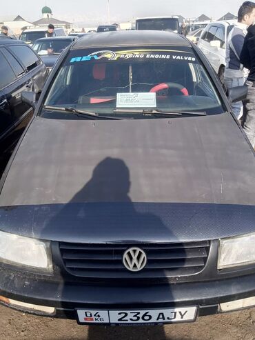 подвыкуп машина: Volkswagen Vento: 1993 г., 1.8 л, Механика, Бензин