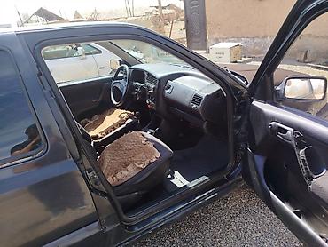 кочкор авто: Volkswagen Golf: 1993 г., 1.8 л, Кол менен иштөөчү, Бензин, Хетчбек — 6