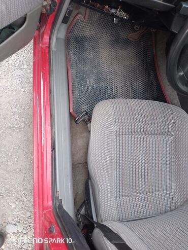 Volkswagen: Volkswagen Passat Variant: 1992 г., 1.8 л, Механика, Бензин, Универсал — 8