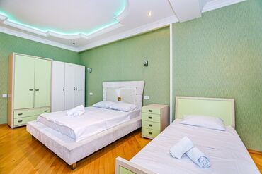 Günlük kirayə mənzillər: 3 otaqlı — 4