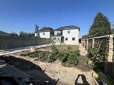 Продажа коттеджей и домов: 6 комнат, 130 м², 4 соток, Бишкек, Собственник — 1
