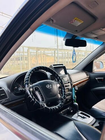 Hyundai: Hyundai Santa Fe: 2009 г., 2 л, Дизель, Внедорожник — 9