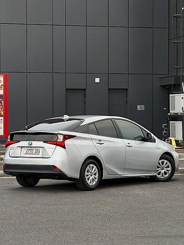 экономия бензин: Toyota Prius: 2021 г., 1.8 л, Автомат, Гибрид, Лифтбек — 6