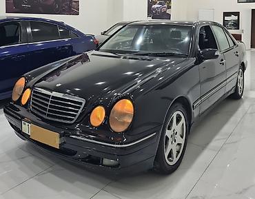Mercedes-Benz E-Class: 2.6 l | 2001 il Sedan