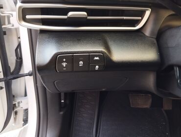 Hyundai: Hyundai Elantra: 2 l | 2022 il Sedan — 5