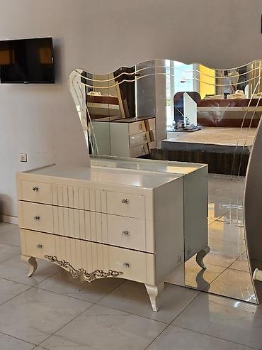 doşəmə ustu guzgu: *Termo satılır* Qıymet 115 azn *Catdırılma pulsuz* Olculerı — 1