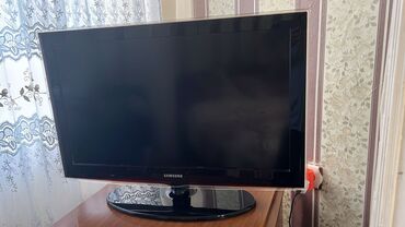 Televizorlar: Samsung TV 82ekran sadədir,əla isləyir.Qiymət 110man.Unvan Kohnə