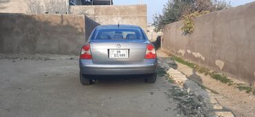 Volkswagen: Volkswagen Passat: 1.8 l | 2004 il Sedan — 4