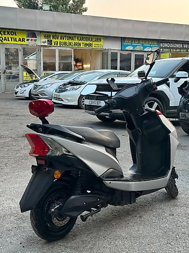 elekdirikli sukutur: Elektrikli moped cəmi 1 ay işlənib. Qiymətə kaskı da daxildir. Sürəti — 2