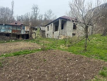 Bağ evlərinin satışı: 🏠 Köhnə ev (tam hazır): 	•	3 otaqlı 	•	2 geniş balkon 	•	Mətbəx, hamam — 1