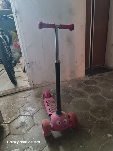 panda oyuncaq: Ushag skuteri, coxdan ishlenmeyib, toz ichindedir, temizleyib vererem