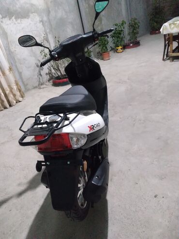 mapeti: - XRoad, 50 sm3, 10500 km