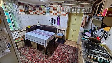 Продажа коттеджей и домов: Продаётся дом с времянкой в Бишкеке (Рабочий городок) 🔹 Участок — — 5