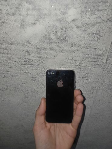 Apple iPhone: IPhone 4, < 16 GB, Qara