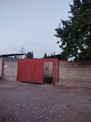 купить дом в рассрочку от хозяина: Продаю дом Ж.м АК босого улица Чуй 35 дом 8 не далеко от трассы
