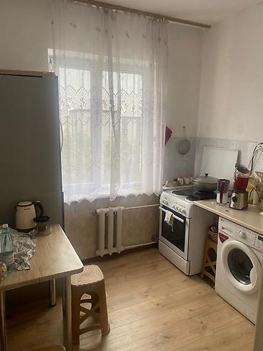 общежития: 2 комнаты, 50 м², 8 мкр 105 серия, 5 этаж — 4