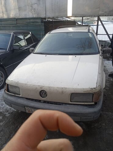 Volkswagen: Volkswagen Passat: 1992 г., 1.8 л, Механика, Бензин, Универсал