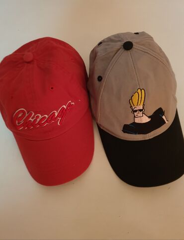 šeširi za plažu: JOHNNY BRAVO I CHICAGO
2 KACKETA ZA 1 CENU-
MADE IN ITALY